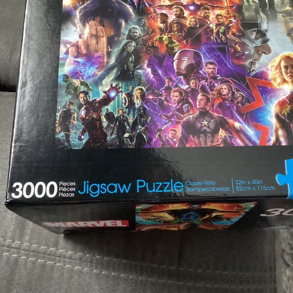 3000pc Puzzle- missing 8pcs - Picture 3 of 4
